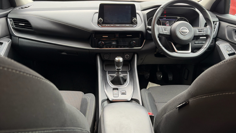 Nissan Qashqai 1.3 DiG-T MH Acenta Premium 5dr Petrol Hatchback